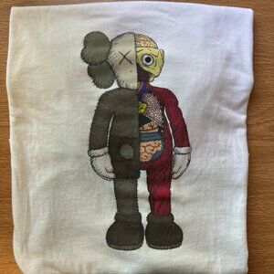 UNIQLO x KAWS - UT White Graphic T-Shirt